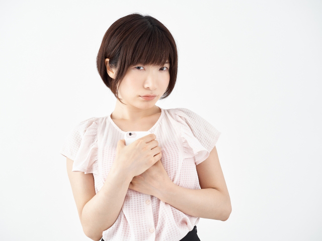 スマホを見られたくない女性 スマホを見られたくない女性