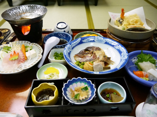 温泉旅館の料理